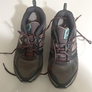 New Balance All Terrain Mens Gray Mesh Trail Running Athletic Shoes Sz 10